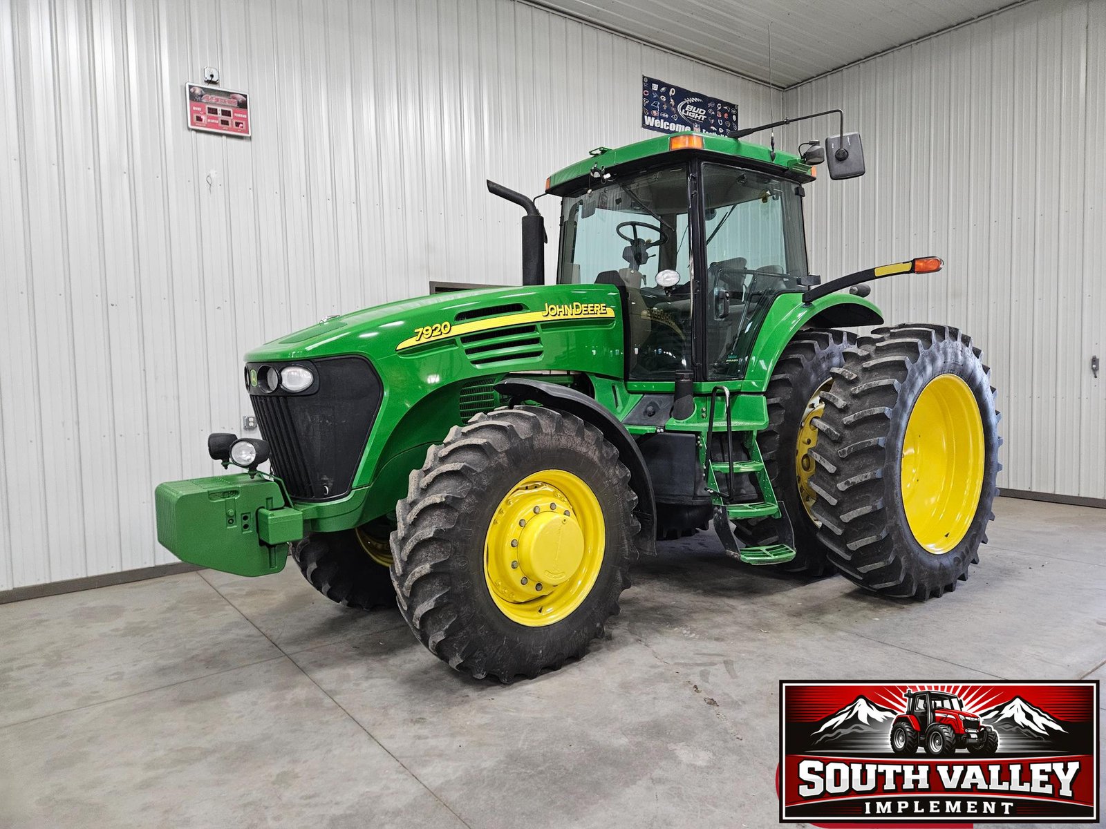 2004 John Deere 7920